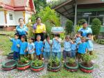 หนูน้อยปลูกผักสวนครัว เพื่อสร้างความมั่นคงทางอาหาร